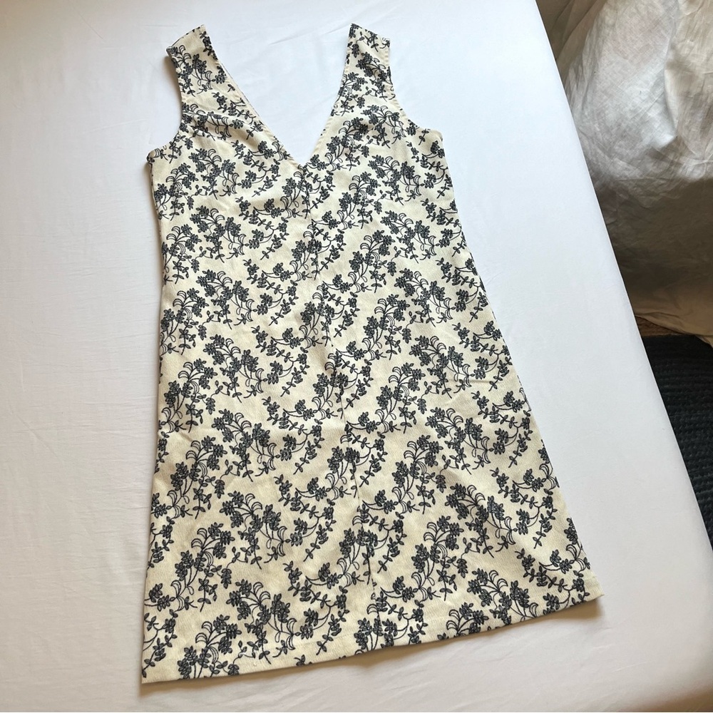 NWOT LOVE OLIVE‎ CO cream cotton knit corduroy floral print v neck back mini